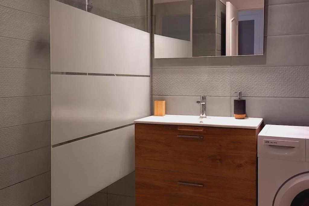 Immeuble Le Regency, Appartement 4 Pieces, 80 Metres De La Plage Menton Dış mekan fotoğraf